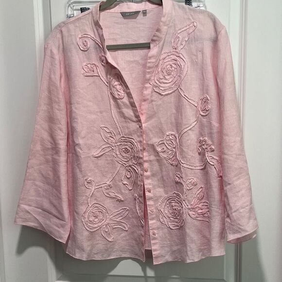 Per Una  Marks and Spencer Linen Raised Flowers Blouse Heart Shaped Buttons - Picture 1 of 11